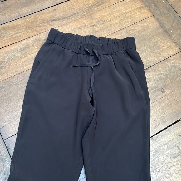 Lululemon On The Fly Black Woven Joggers - Picture 6 of 9
